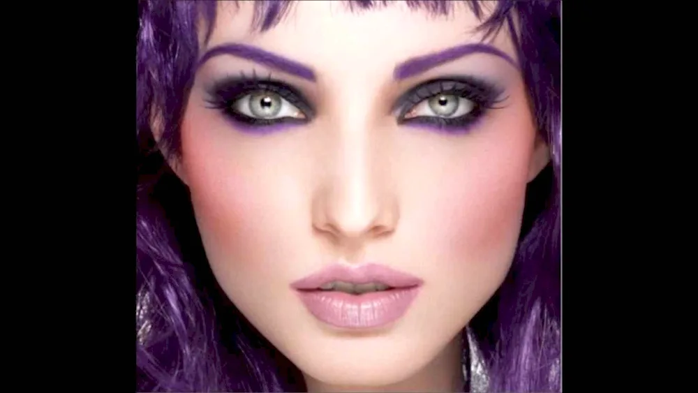 Makeup for purple hair
