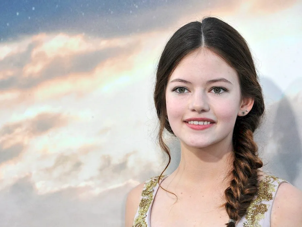 Mackenzie Foy 2020