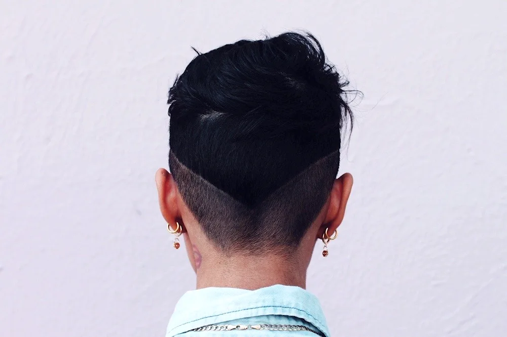 Haircut Garson Bob Pixie short haircut