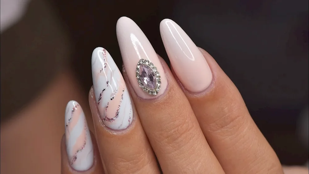 Marble manicure 2022 almond marble