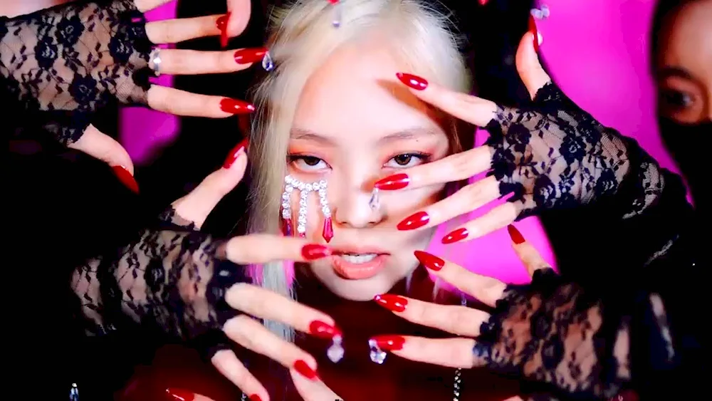 Jenny's manicure from BLACKPINK