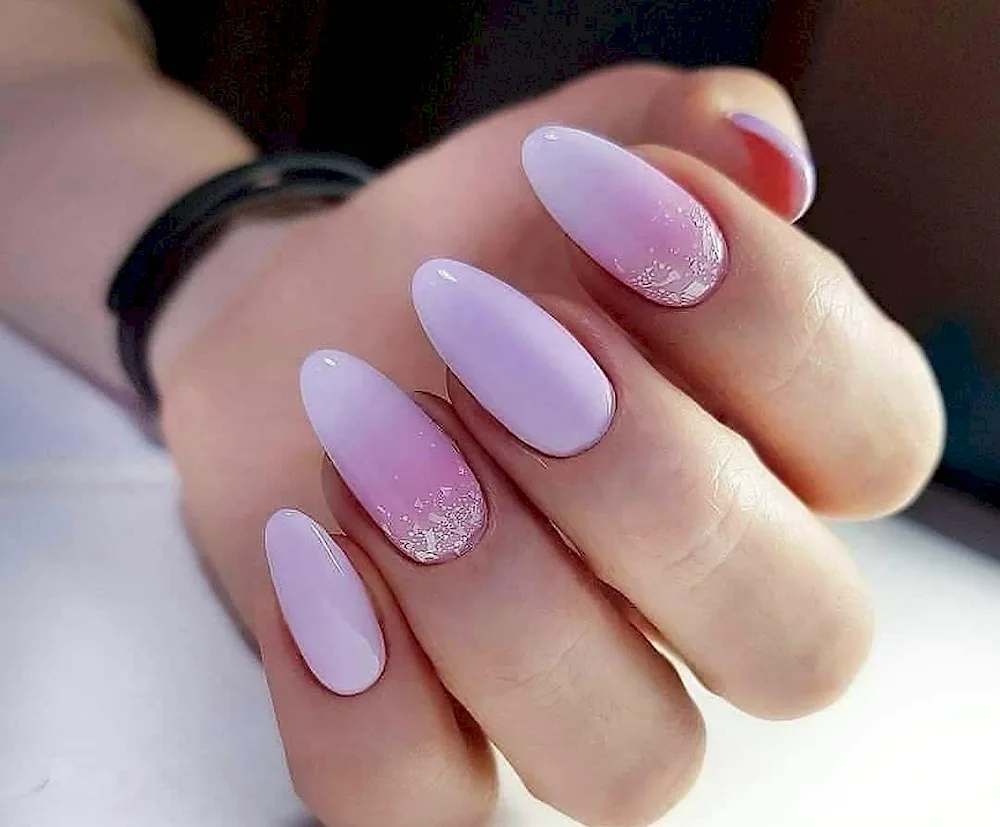 Nude almond ombré