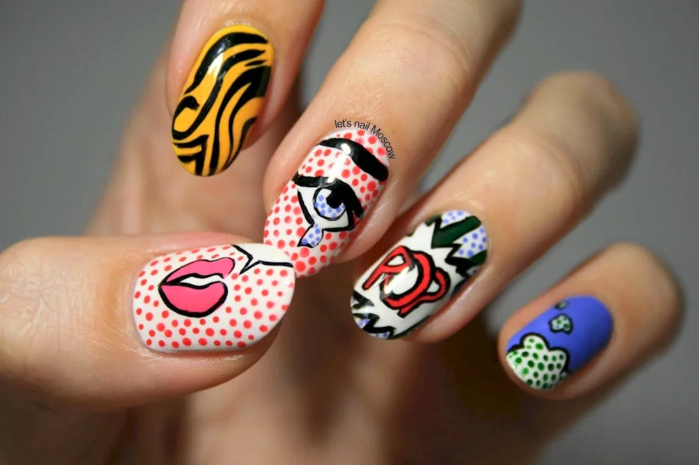 Manicure with pattern