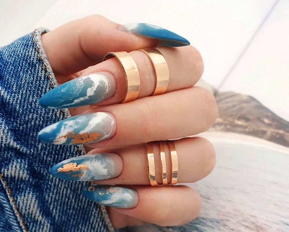 Wave manicure