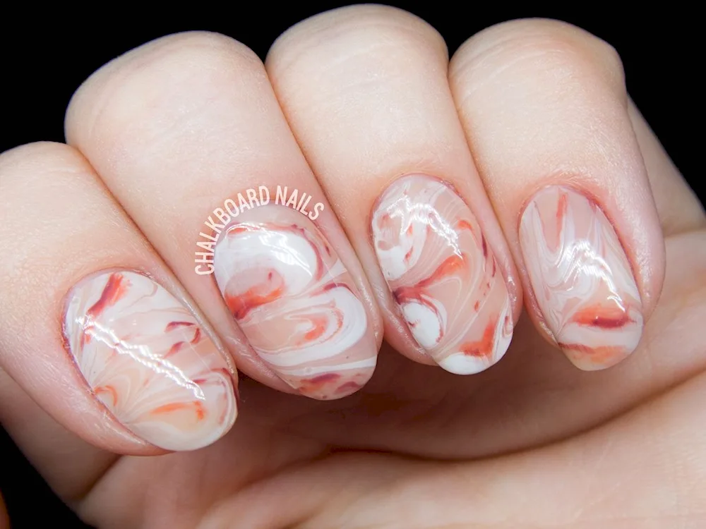 Marble manicure pink