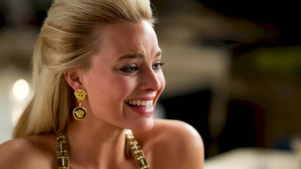 Margot Robbie is the wolf of Wall- Street