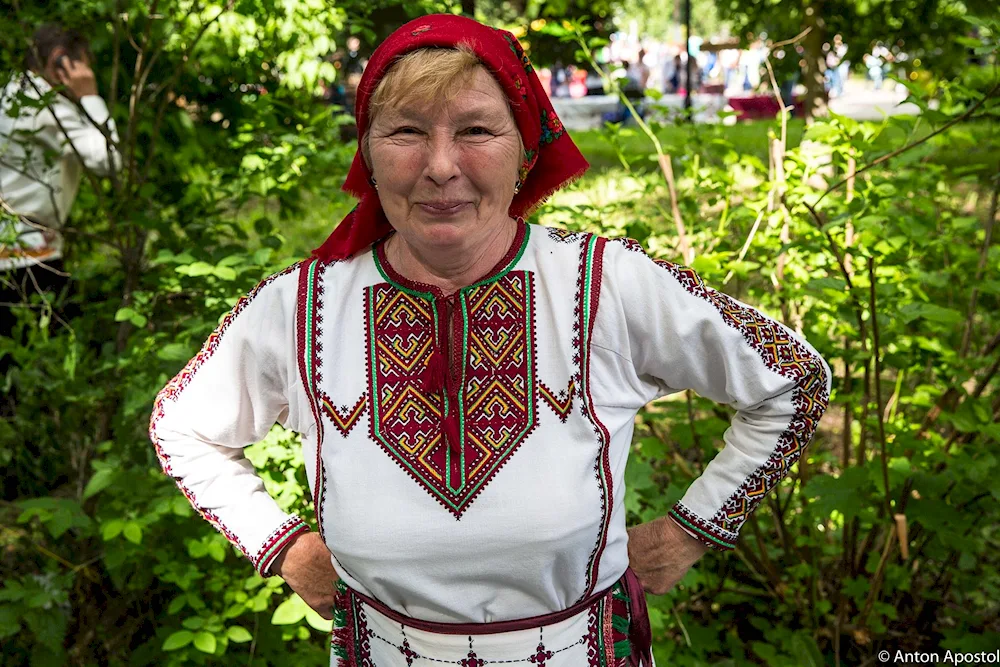 Mari Mari Mari national costume