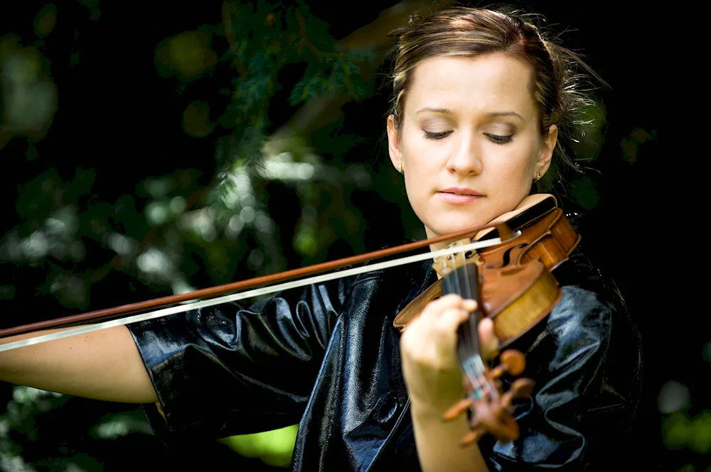 Maria Solozobova violinist