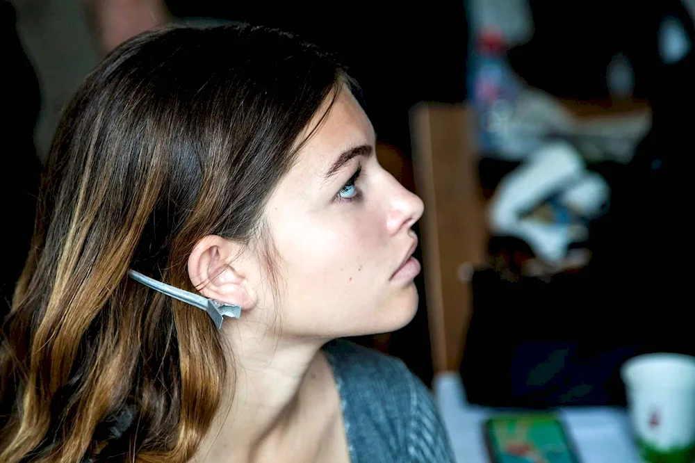 Maria Valverde humped nose in profile