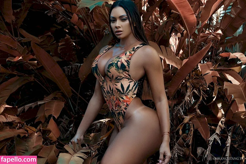 Fitness model Katya Elise Henry