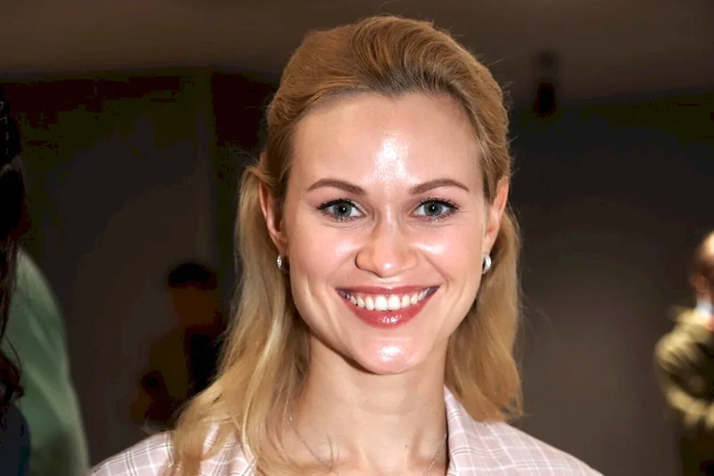 Marina Marina Domozhirova
