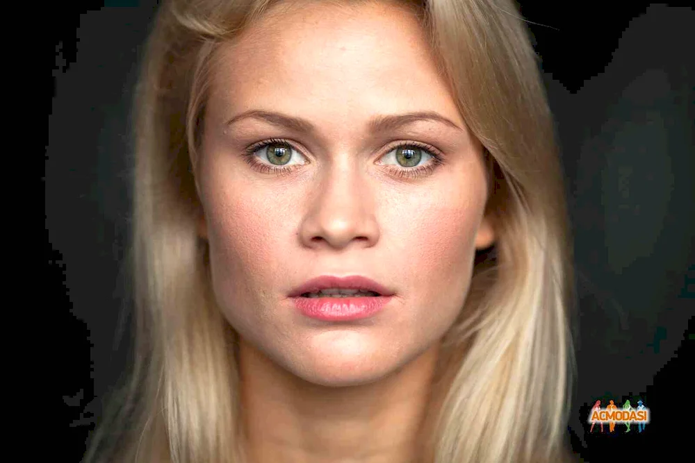 Marina Domozhirova