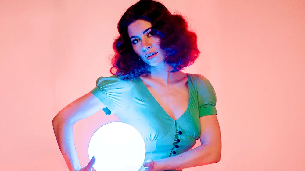 Marina and ze Diamonds