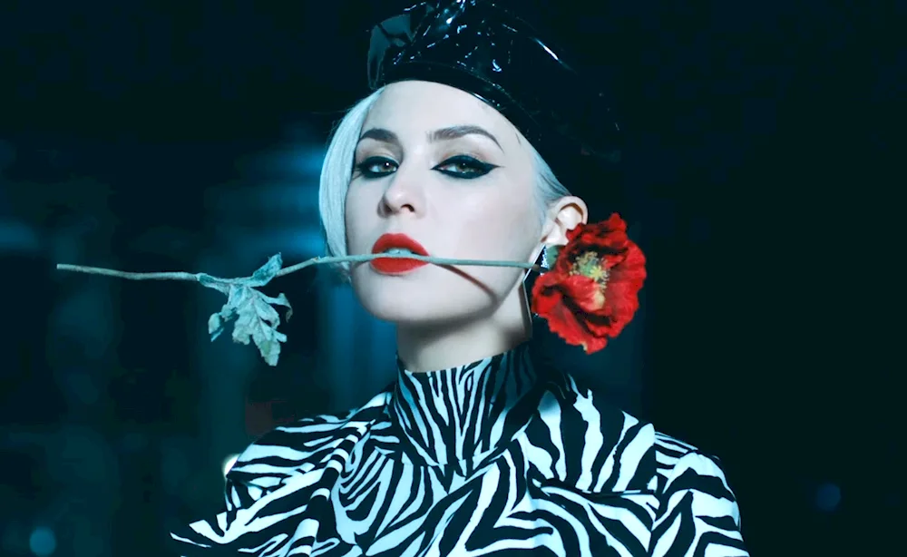 Singer Maruv