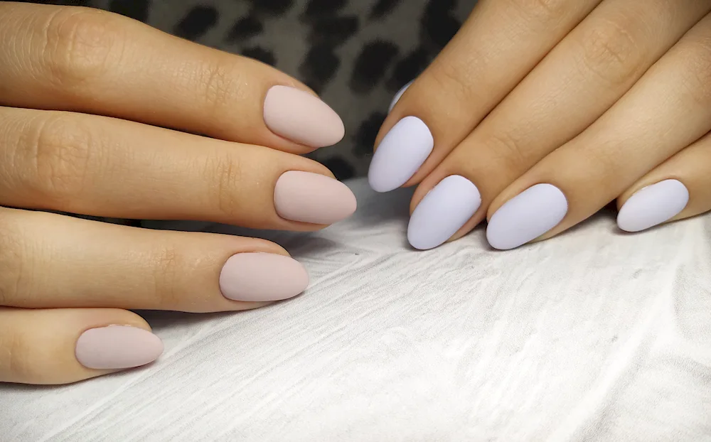 Nude manicure 2022 almond