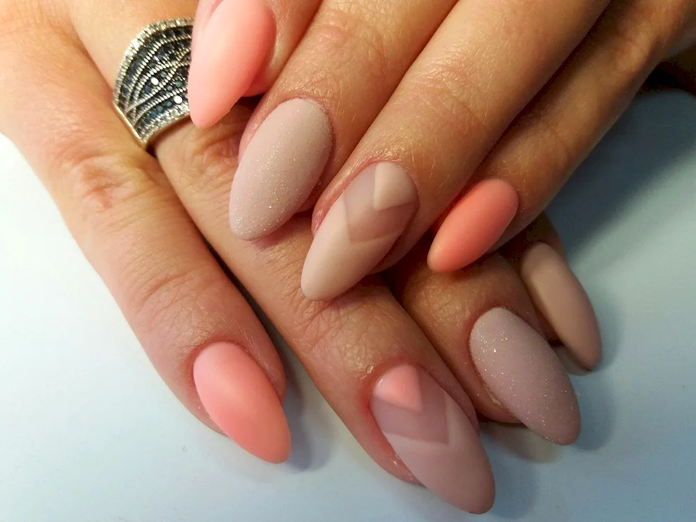 Nude manicure almond