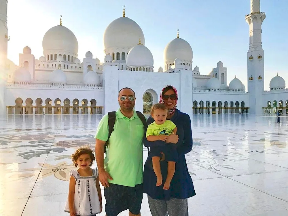 Abu Dhabi Mosque tourists