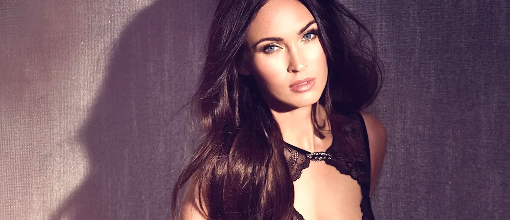 Megan Fox hot