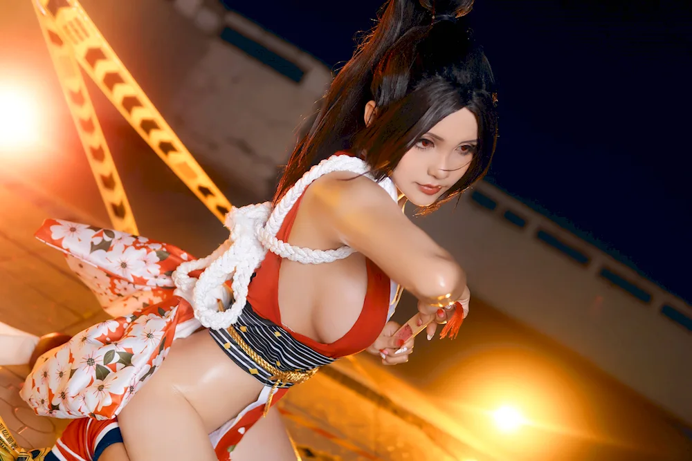 May Shiranui cosplay