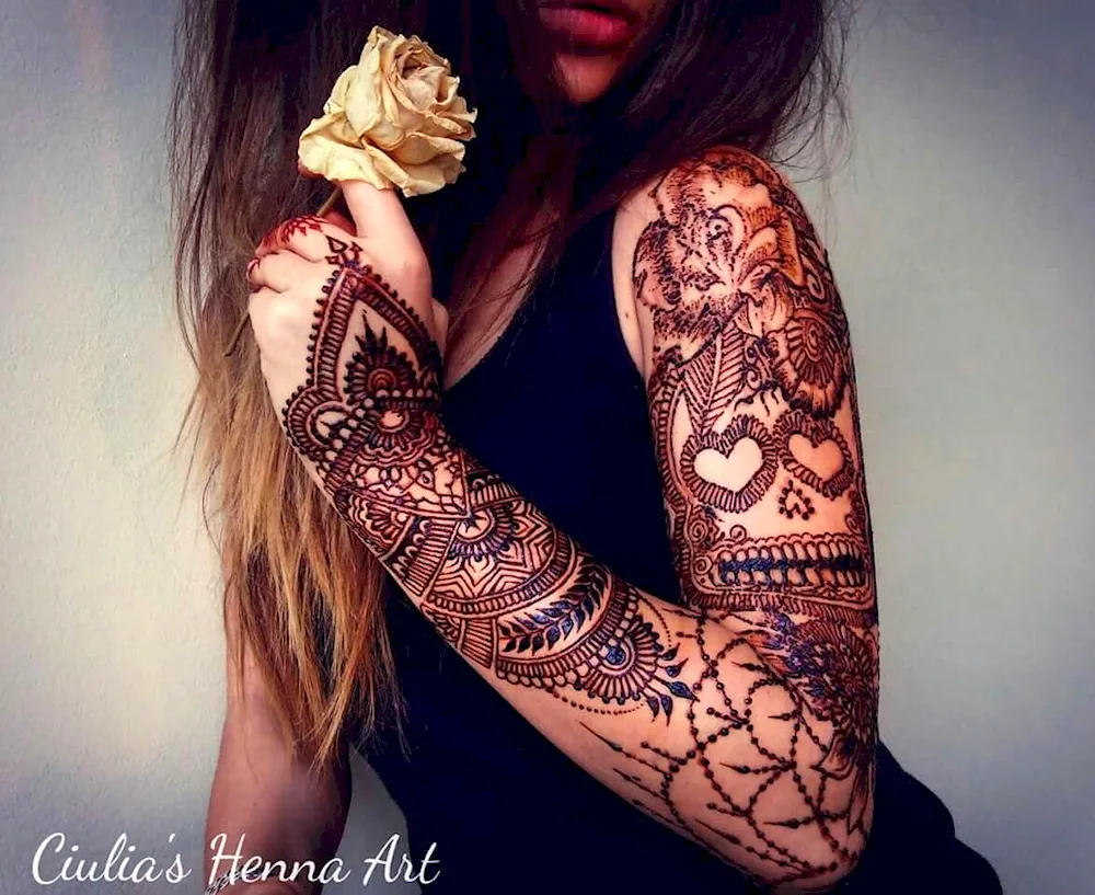 Mehandi sleeve