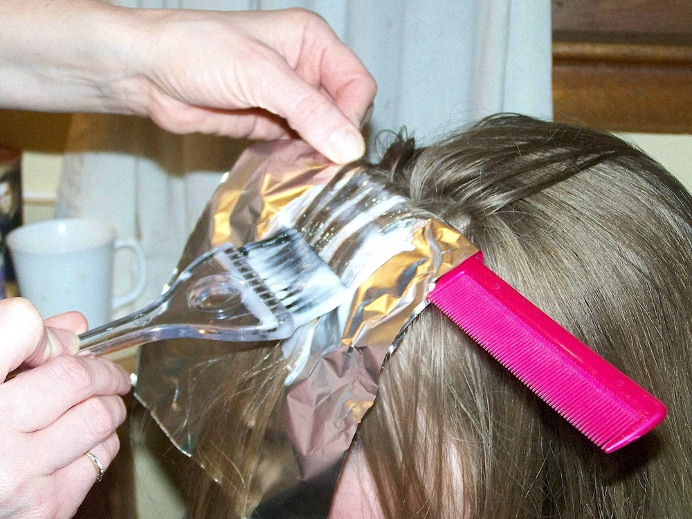 Bonnet colouring