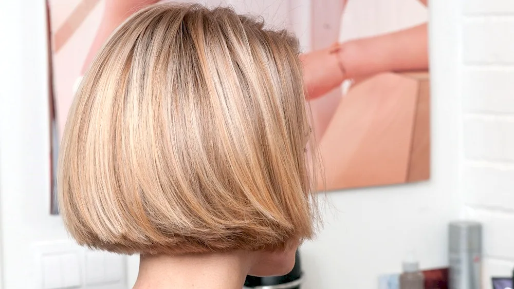 Short hair colour photo