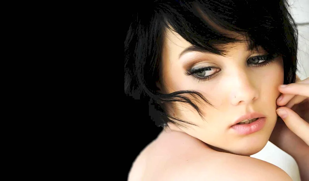 Leighton Meester with bangs