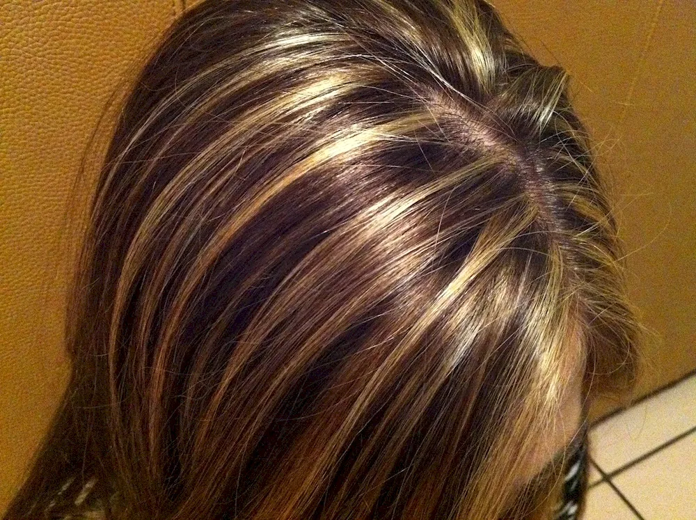 Small colouring on dark hair 2023