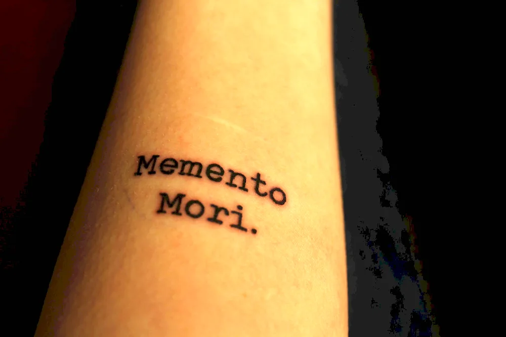 MEMEMENTO Mori tattoo