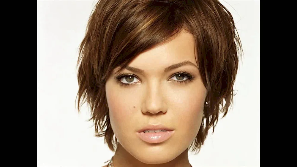 Mandy Moore Cascade