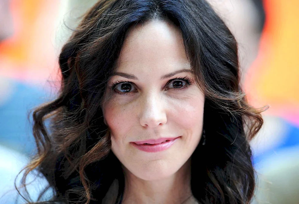 Mary Louise Parker in the film red2