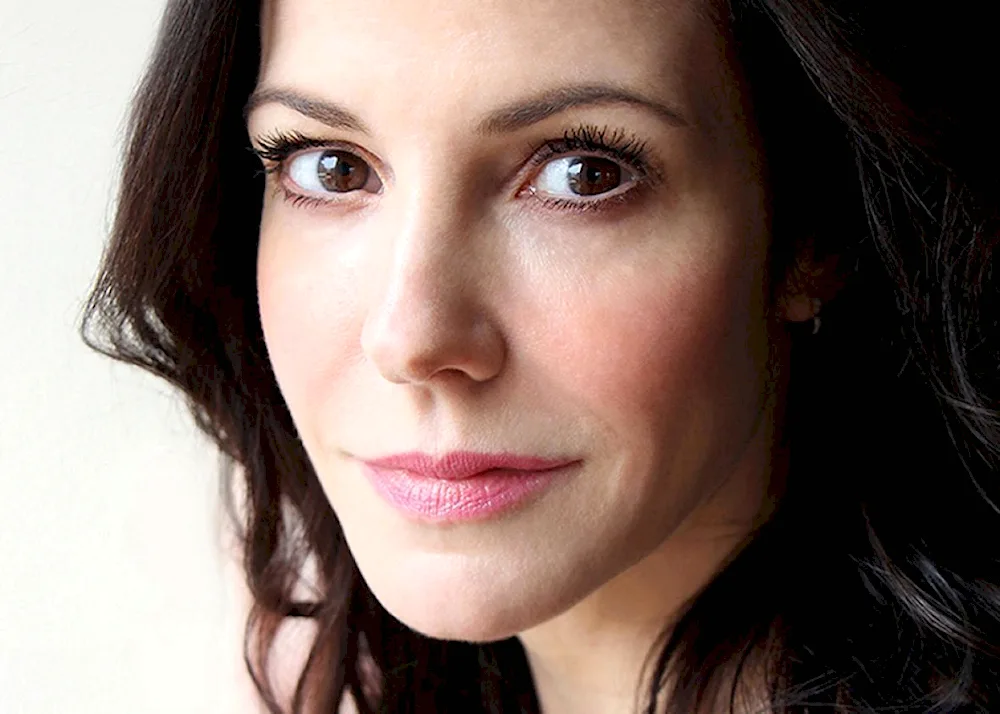 Mary-. Louise Parker