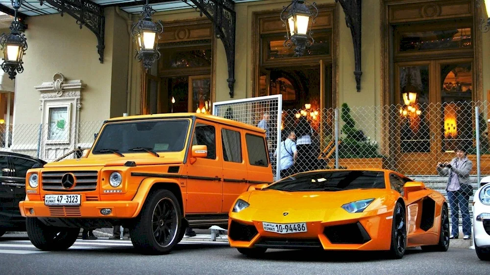 Mercedes Benz g63 orange