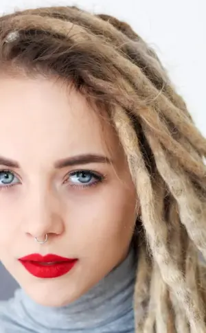 Mia Bandini dreadlocks