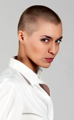 Mia Boyka bald