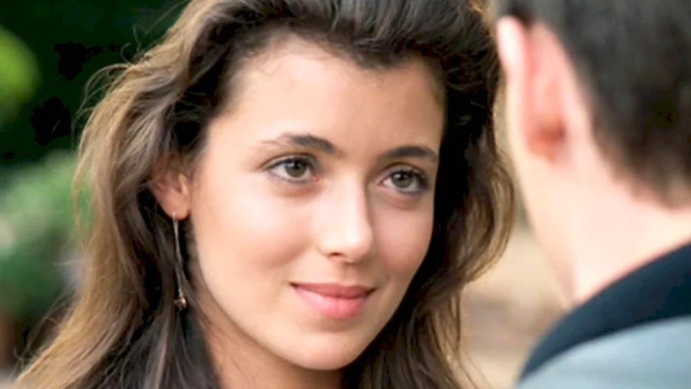 Mia Sara