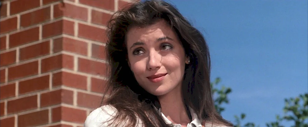 Mia Sara