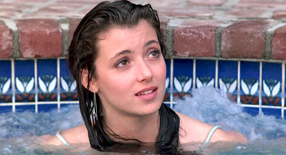 Mia Sara