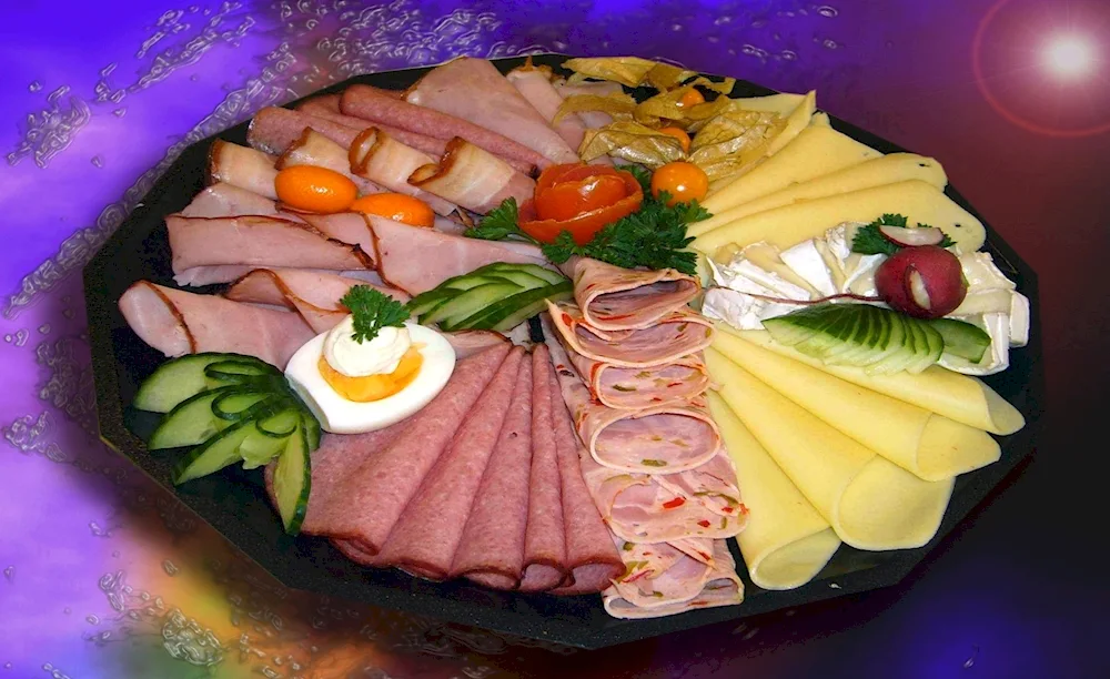 Meat slicing for the festive table