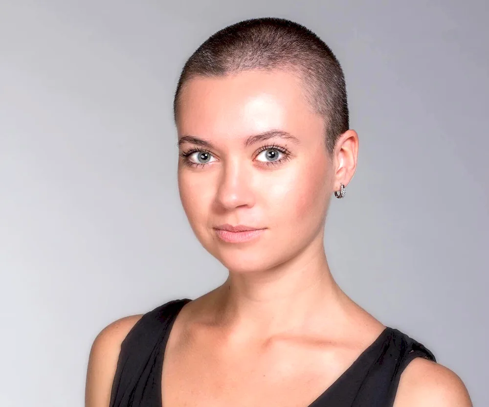 Mia Boyko bald