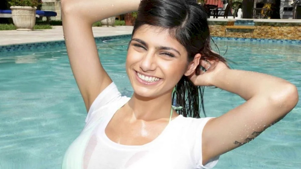 Mia Khalifa is hot