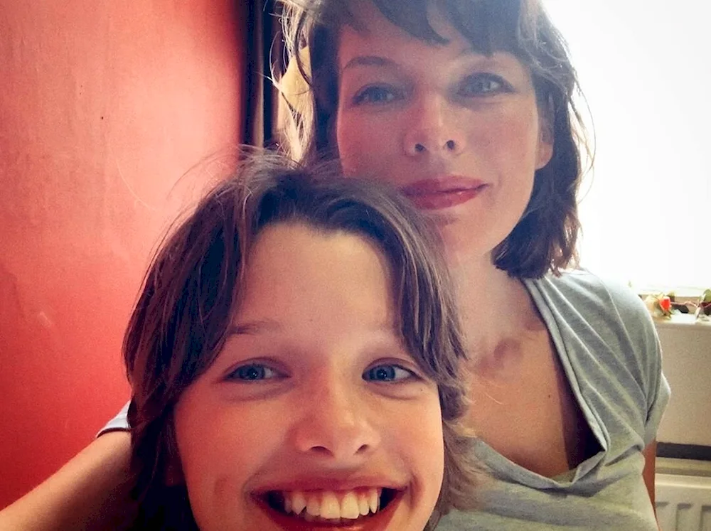 Milla Jovovich with daughter