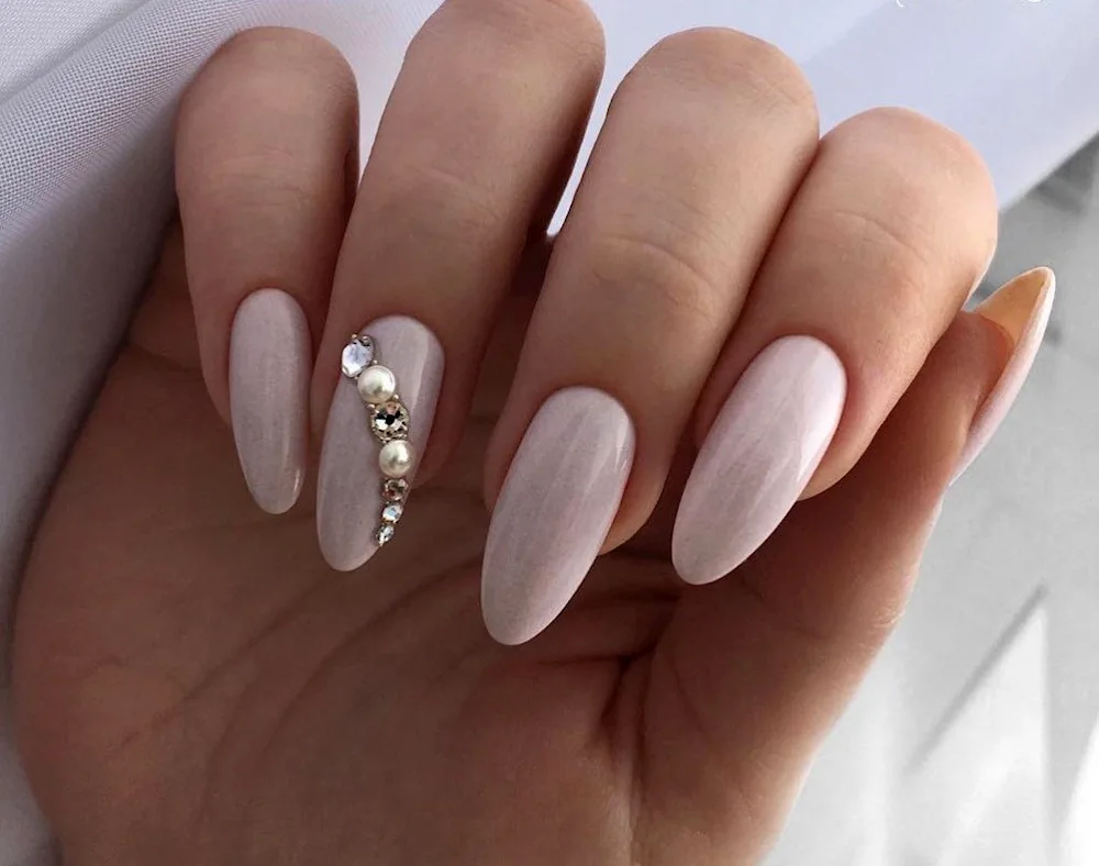 Nude nails 2022 square