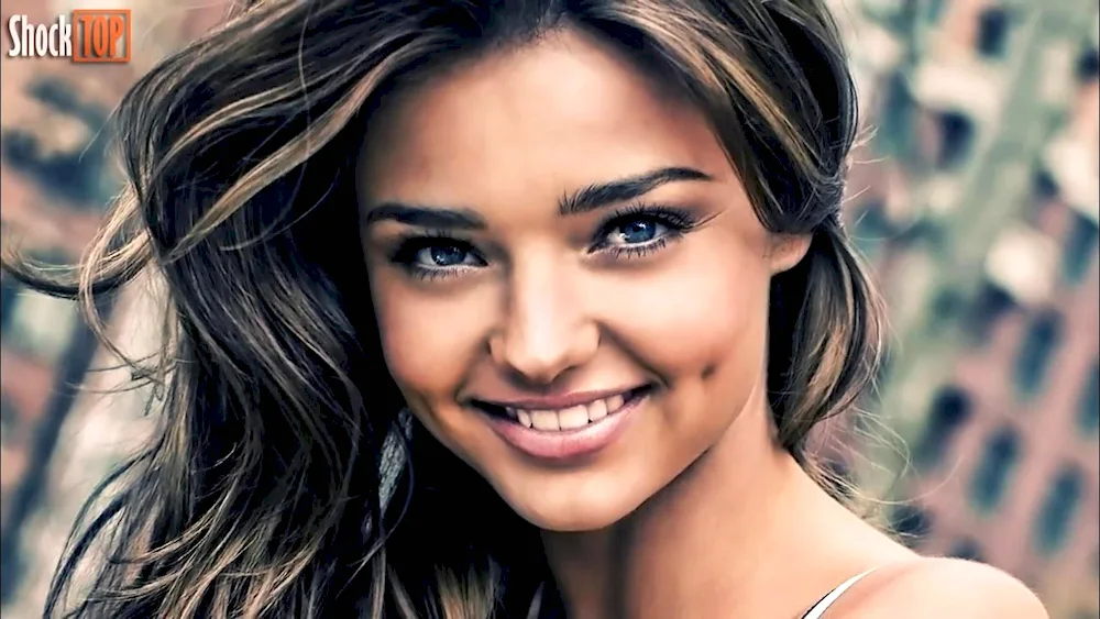 Miranda Kerr dimples