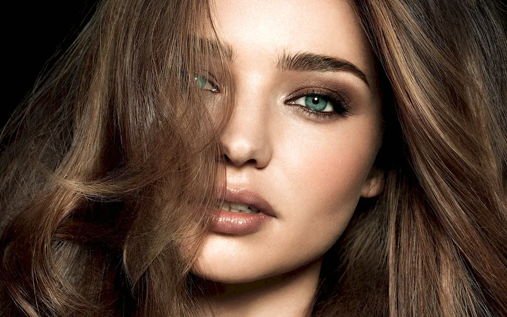 Miranda Kerr green eyes