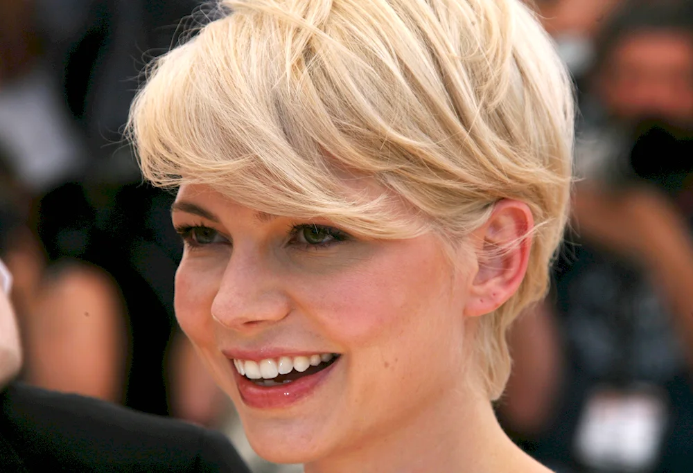 Michelle Williams short haircut