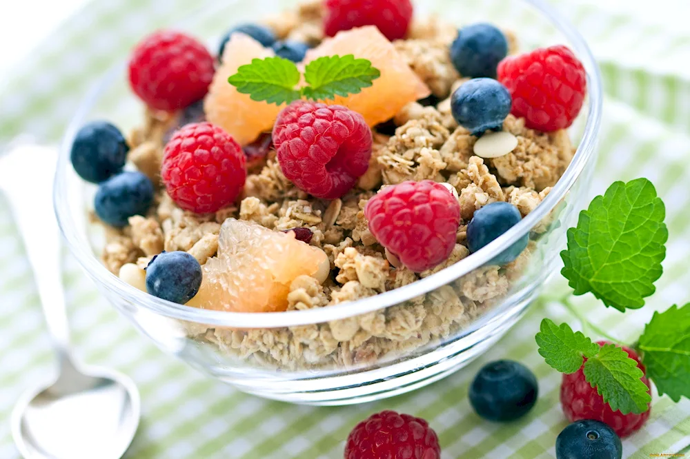 Muesli with raspberries and blueberries