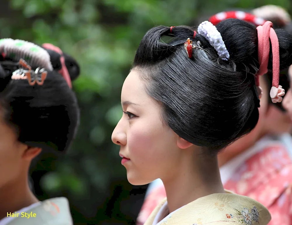 Geisha make-up