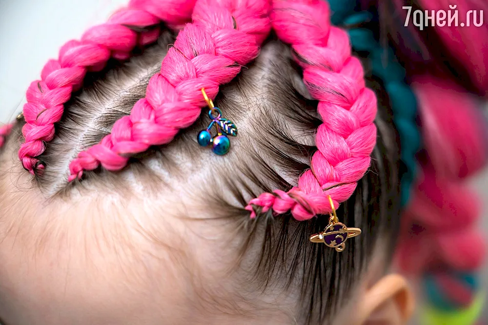 Many ponytail braids