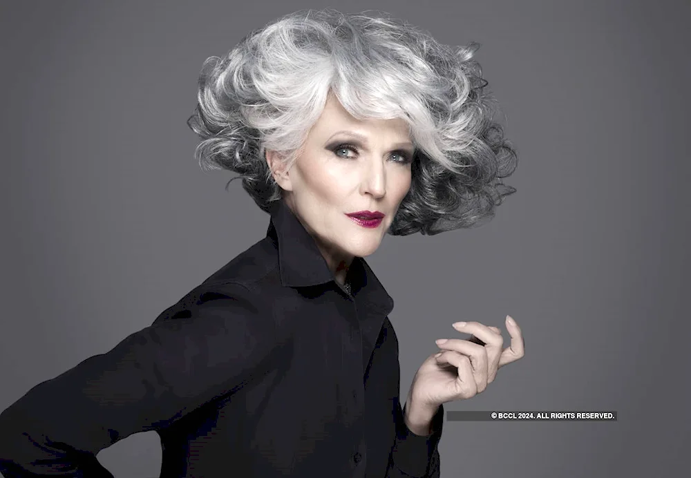 Pixie cut for Grey hair